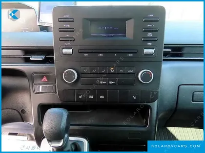 HYUNDAI STARIA CARGO 5-SEATER