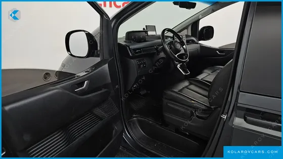 HYUNDAI STARIA CARGO 3-SEATER