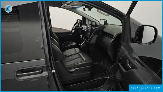 HYUNDAI STARIA CARGO 3-SEATER