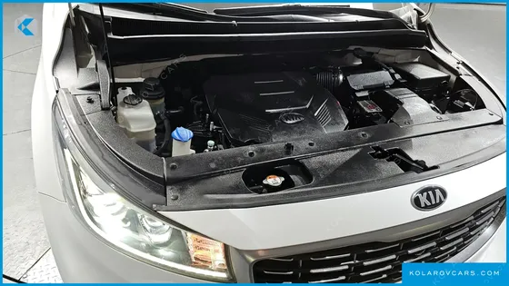 KIA CARNIVAL GASOLINE 9-SEATER HI-LIMOUSINE