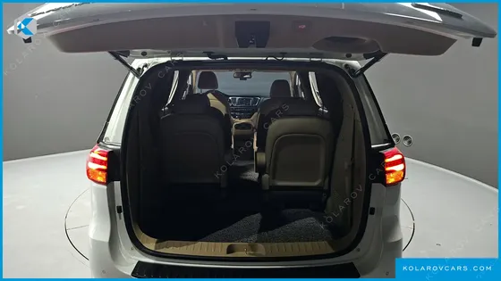 KIA CARNIVAL GASOLINE 9-SEATER HI-LIMOUSINE
