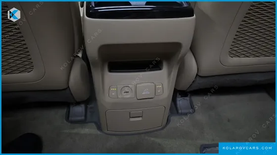 KIA CARNIVAL 9-SEATER NOBLESSE SPECIAL