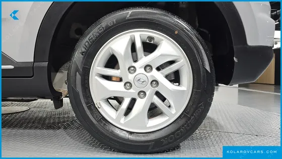 HYUNDAI VENUE 1,6 PREMIUM