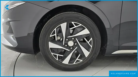 HYUNDAI GRANDEUR PREMIUM