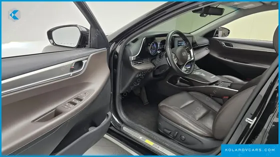 HYUNDAI GRANDEUR PREMIUM