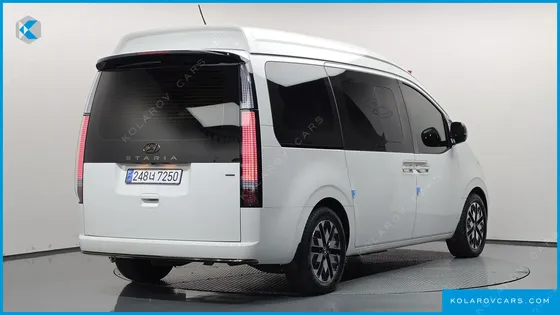 HYUNDAI STARIA 4WD LOUNGE 7-SEATER