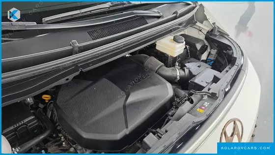 HYUNDAI STARIA 4WD LOUNGE 7-SEATER