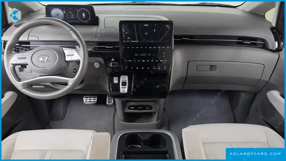 HYUNDAI STARIA 4WD LOUNGE 7-SEATER
