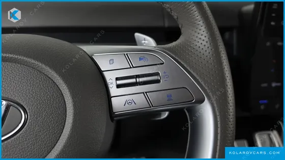 HYUNDAI STARIA 4WD LOUNGE 7-SEATER