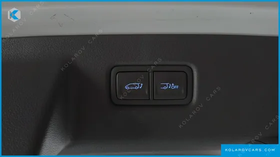 HYUNDAI STARIA 4WD LOUNGE 7-SEATER