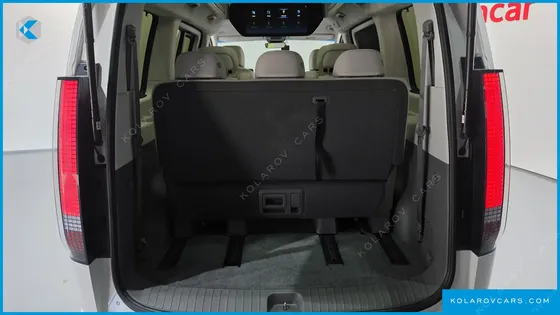 HYUNDAI STARIA 4WD LOUNGE 7-SEATER