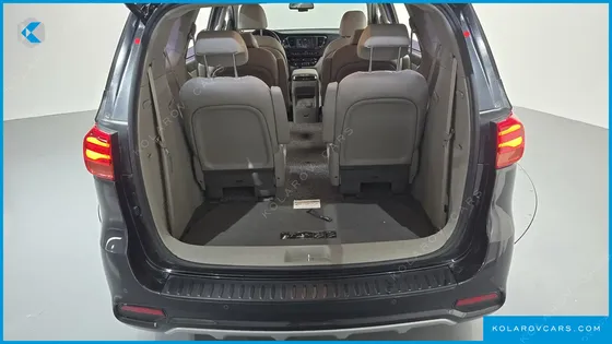 KIA CARNIVAL GASOLINE 9-SEATER NOBLESSE SPECIAL