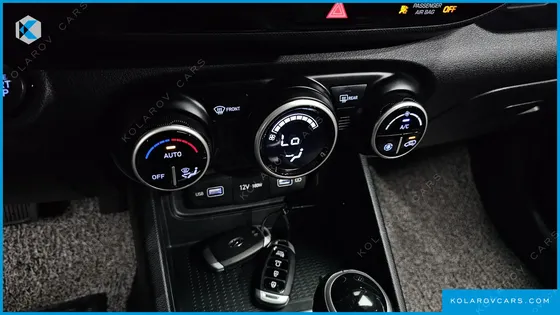 HYUNDAI VENUE 1.6 MODERN