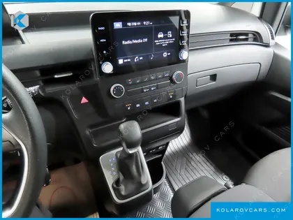 HYUNDAI STARIA CARGO 3-SEATER