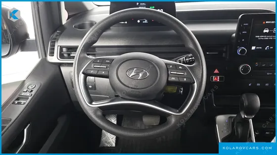 HYUNDAI STARIA CARGO 5-SEATER