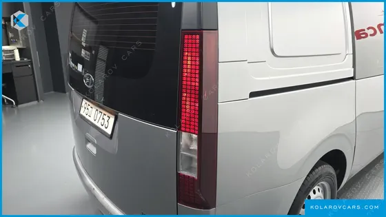 HYUNDAI STARIA CARGO 5-SEATER