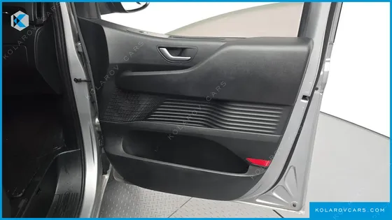 HYUNDAI STARIA CARGO 5-SEATER