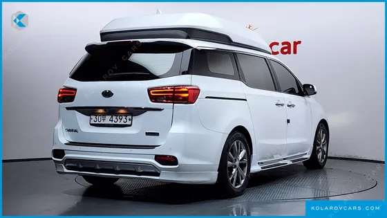 KIA CARNIVAL 9-SEATER HI-LIMOUSINE