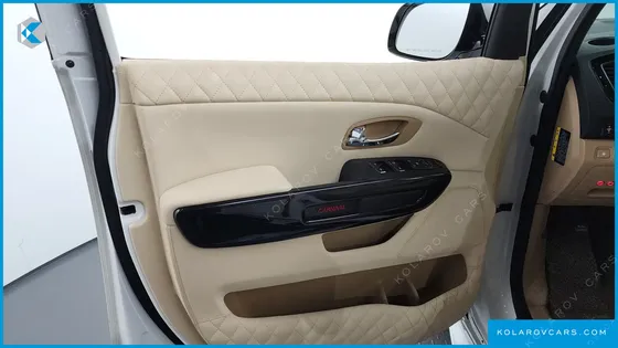 KIA CARNIVAL 9-SEATER HI-LIMOUSINE