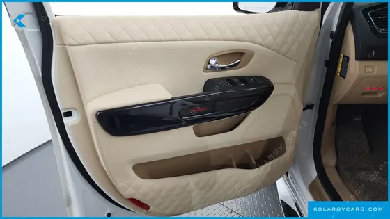 KIA CARNIVAL 9-SEATER HI-LIMOUSINE