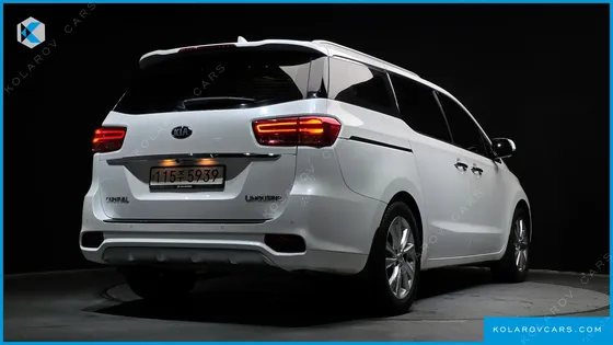 KIA CARNIVAL GASOLINE 7-SEATER LIMOUSINE