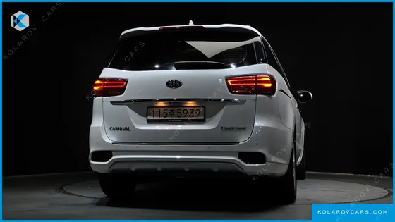 KIA CARNIVAL GASOLINE 7-SEATER LIMOUSINE