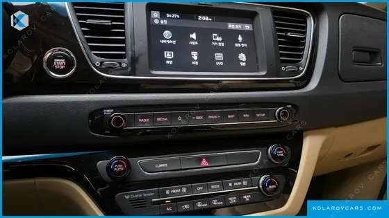 KIA CARNIVAL GASOLINE 7-SEATER LIMOUSINE