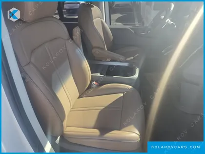 HYUNDAI STARIA HEV 1.6 LOUNGE 9-SEATER