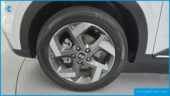 HYUNDAI VENUE 1.6 FLUX
