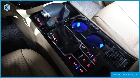 KIA CARNIVAL 9-SEATER HI-LIMOUSINE