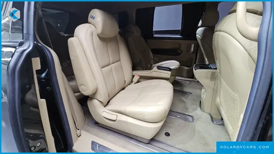 KIA CARNIVAL 9-SEATER HI-LIMOUSINE