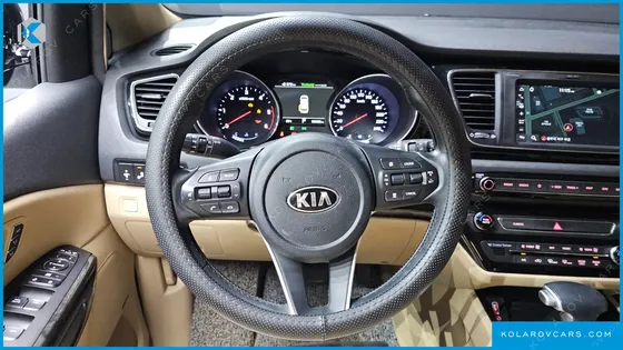 KIA CARNIVAL 9-SEATER HI-LIMOUSINE