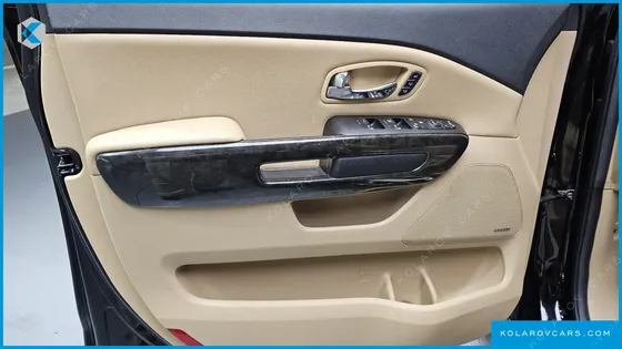 KIA CARNIVAL 9-SEATER HI-LIMOUSINE