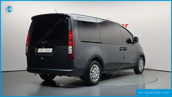 HYUNDAI STARIA L3.5 CARGO 5-SEATER