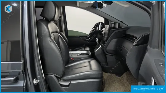 HYUNDAI STARIA L3.5 CARGO 5-SEATER