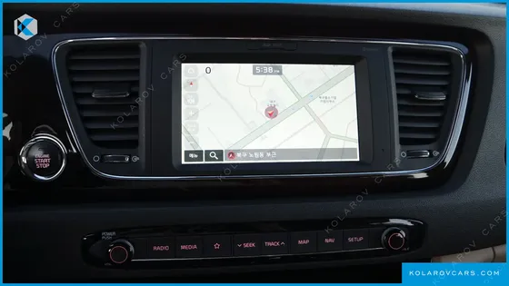 KIA CARNIVAL 7-SEATER LIMOUSINE