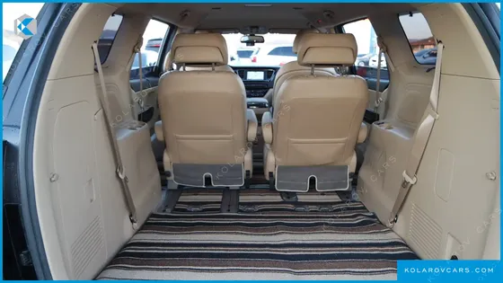 KIA CARNIVAL 7-SEATER LIMOUSINE
