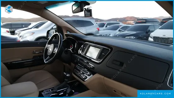 KIA CARNIVAL 7-SEATER LIMOUSINE