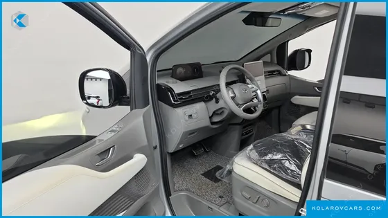 HYUNDAI STARIA L3.5 LOUNGE 7-SEATER