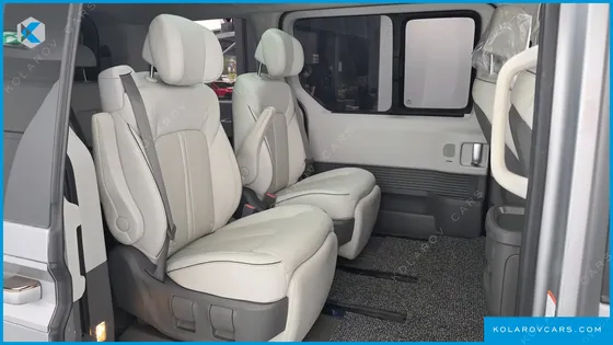 HYUNDAI STARIA L3.5 LOUNGE 7-SEATER