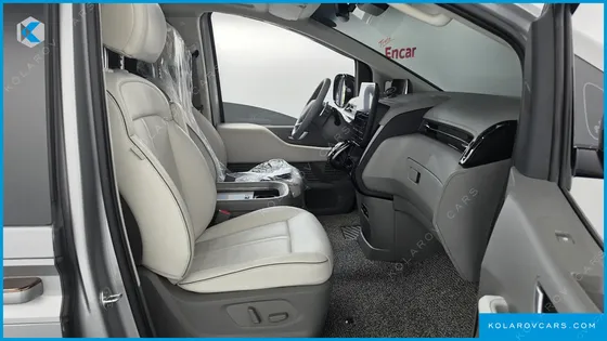 HYUNDAI STARIA L3.5 LOUNGE 7-SEATER