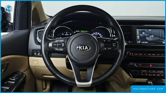 KIA CARNIVAL 9-SEATER HI-LIMOUSINE