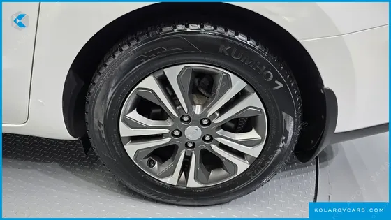 KIA CARNIVAL 11-SEATER PRESTIGE