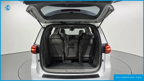 KIA CARNIVAL 11-SEATER PRESTIGE