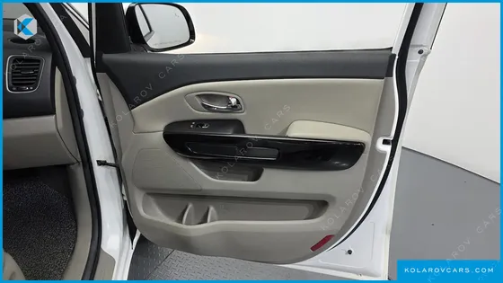 KIA CARNIVAL 11-SEATER PRESTIGE