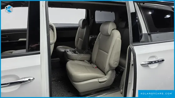 KIA CARNIVAL 11-SEATER PRESTIGE