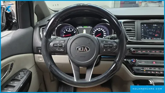 KIA CARNIVAL GASOLINE 9-SEATER NOBLESSE SPECIAL