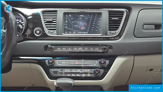 KIA CARNIVAL GASOLINE 9-SEATER NOBLESSE SPECIAL