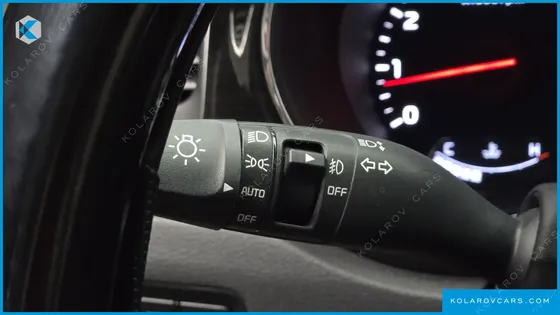 KIA CARNIVAL GASOLINE 9-SEATER NOBLESSE SPECIAL