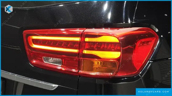 KIA CARNIVAL GASOLINE 9-SEATER NOBLESSE SPECIAL